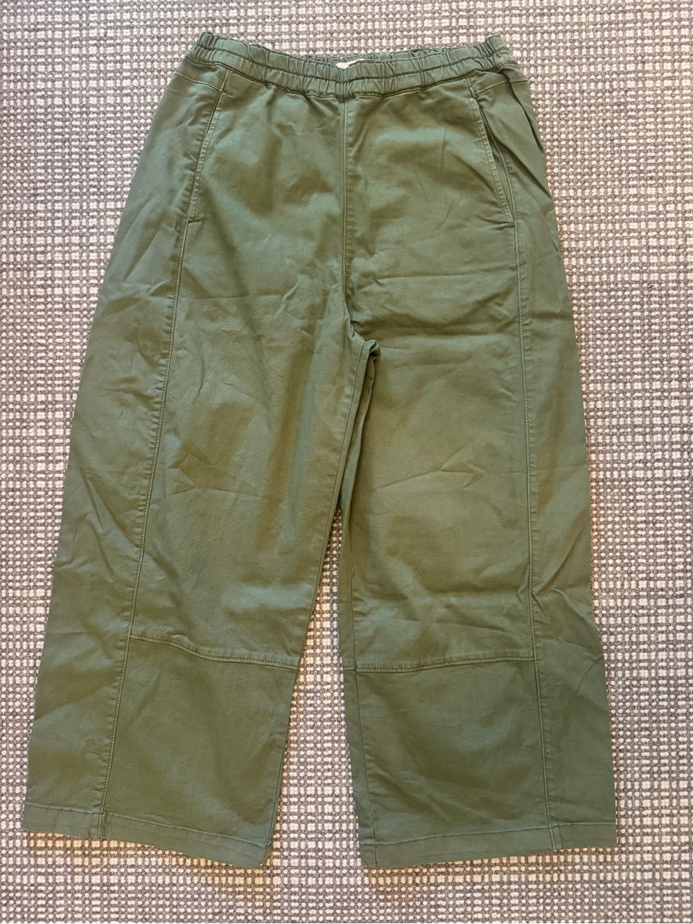 Pilcro Izzie relaxed pull on barrel pant green - Medium - New